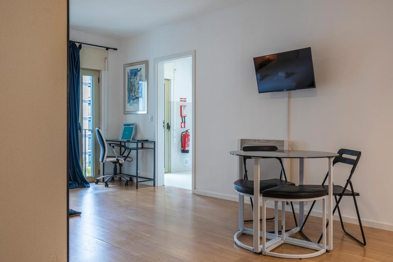 Bright & Comfy Flat In Lisbon By Lovelystay Luaran gambar